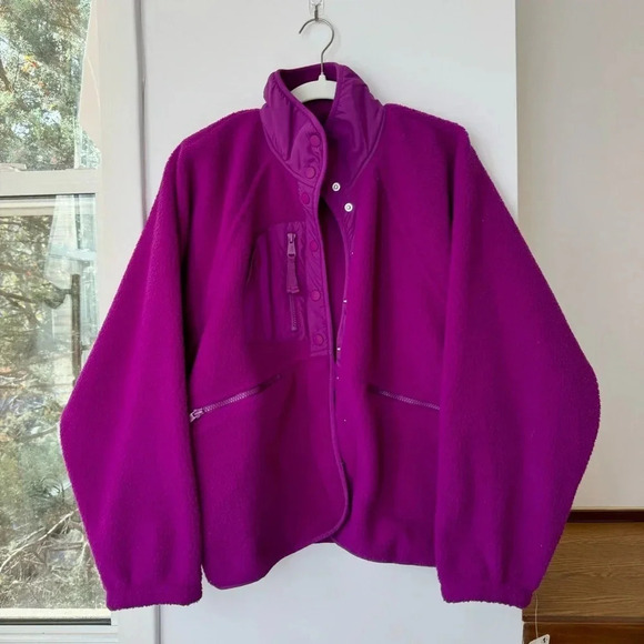 New Free People Hit The Slopes Fleece Jacket in Purple Bomber FP Movement - Picture 2 of 13